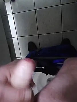 Snapshot of Warumnicht1980 chatting on October 9, 2025, 2:12 am Warumnicht1980 online show from October 9, 2025, 2:12 am