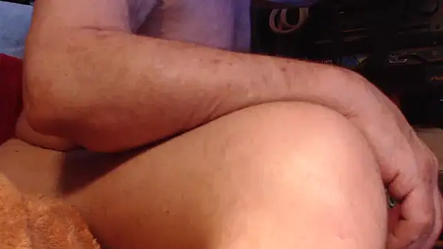 Snapshot of DREAMZ420 chatting on November 20, 2025, 9:15 pm DREAMZ420 online show from November 20, 2025, 9:15 pm
