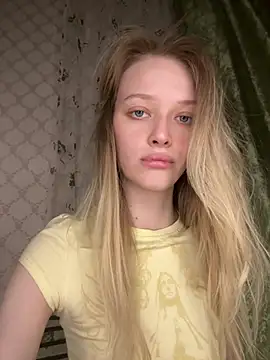 Evvie Summn1 online show from February 1, 2026, 2:37 pm