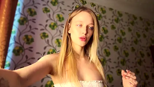 Evvie Summn1 online show from March 31, 2026, 8:38 am