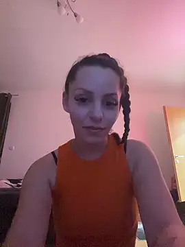 Chiara0102 online show from May 10, 2026, 9:49 pm
