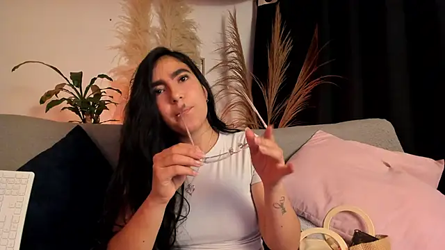 Serenity Day online show from March 6, 2026, 2:50 am