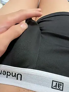 Snapshot of toooom845 chatting on October 10, 2025, 7:47 pm toooom845 online show from October 10, 2025, 7:47 pm