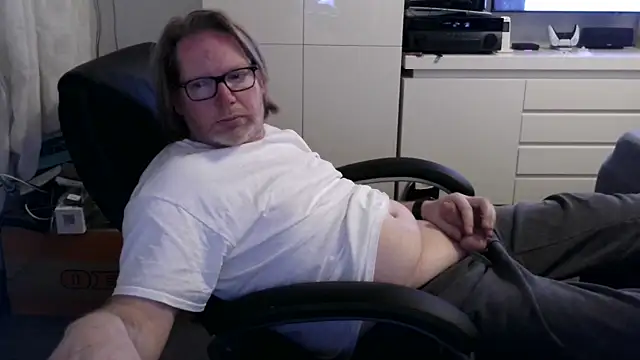 Snapshot of VSteph chatting on April 19, 2026, 10:01 pm VSteph online show from April 19, 2026, 10:01 pm
