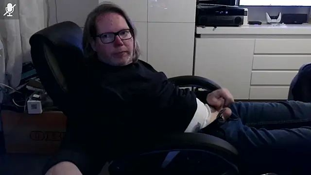 Snapshot of VSteph chatting on April 13, 2026, 7:07 pm VSteph online show from April 13, 2026, 7:07 pm