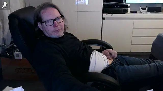 Snapshot of VSteph chatting on April 14, 2026, 8:14 pm VSteph online show from April 14, 2026, 8:14 pm