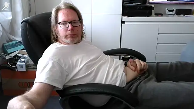 Snapshot of VSteph chatting on May 1, 2026, 1:38 pm VSteph online show from May 1, 2026, 1:38 pm