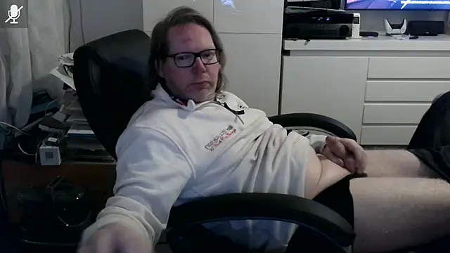 Snapshot of VSteph chatting on March 31, 2026, 9:28 pm VSteph online show from March 31, 2026, 9:28 pm