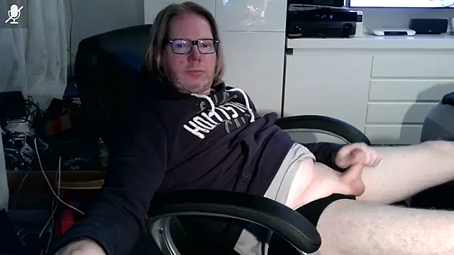 VSteph online show from October 31, 2025, 9:32 pm