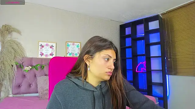 Snapshot of Lia_Keen chatting on October 15, 2025, 8:06 pm Lia Keen online show from October 15, 2025, 8:06 pm