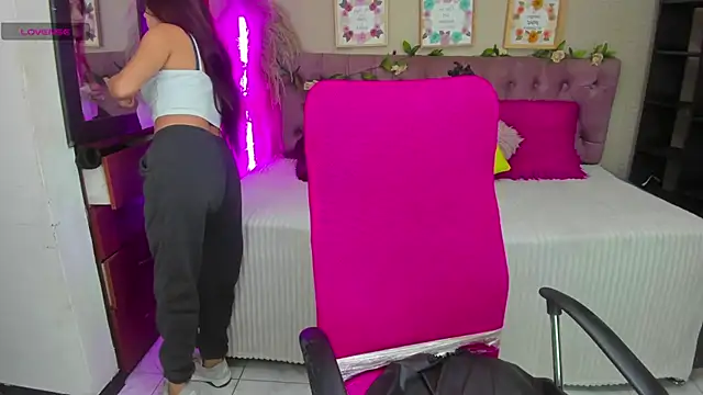 Snapshot of Lia_Keen chatting on November 22, 2025, 12:59 pm Lia Keen online show from November 22, 2025, 12:59 pm