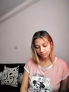 Snapshot of nina_carther chatting on March 13, 2025, 12:24 pm nina carther online show from March 13, 2025, 12:24 pm