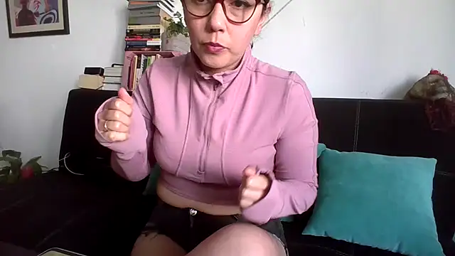 Tiramisu89 online show from November 8, 2025, 6:00 pm