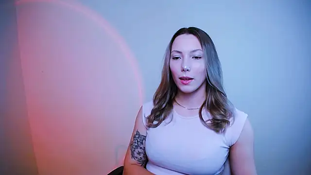 Snapshot of VanessaMay_ chatting on January 8, 2025, 9:44 pm VanessaMay online show from January 8, 2025, 9:44 pm