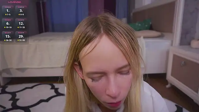 LynetBurby online show from December 16, 2025, 6:28 am