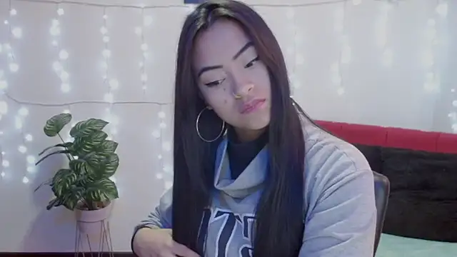 Snapshot of NatalyEscobar_lx chatting on June 2, 2026, 1:55 pm NatalyEscobar lx online show from June 2, 2026, 1:55 pm