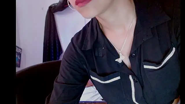 NatalyEscobar lx online show from March 5, 2025, 12:00 pm