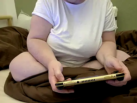Snapshot of MarthaBriest chatting on March 29, 2026, 1:18 am MarthaBriest online show from March 29, 2026, 1:18 am