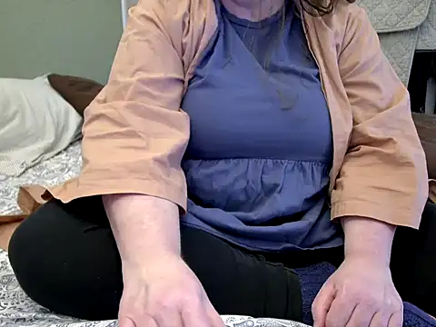 Snapshot of MarthaBriest chatting on May 4, 2026, 6:49 am MarthaBriest online show from May 4, 2026, 6:49 am