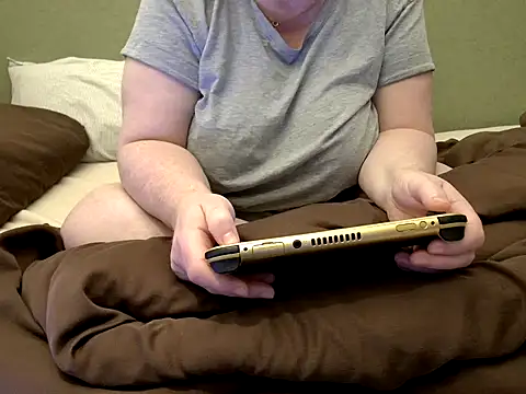Snapshot of MarthaBriest chatting on March 25, 2026, 2:12 am MarthaBriest online show from March 25, 2026, 2:12 am