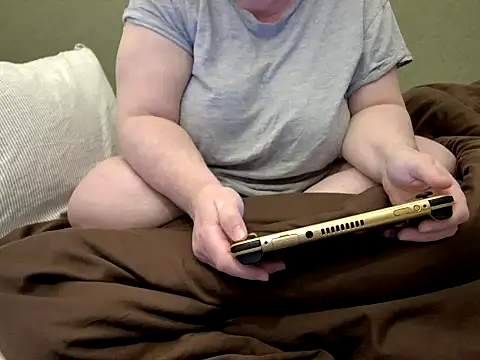 Snapshot of MarthaBriest chatting on March 28, 2026, 2:45 am MarthaBriest online show from March 28, 2026, 2:45 am
