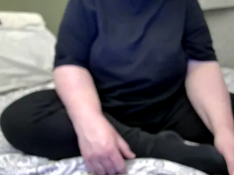 Snapshot of MarthaBriest chatting on May 10, 2026, 3:32 am MarthaBriest online show from May 10, 2026, 3:32 am