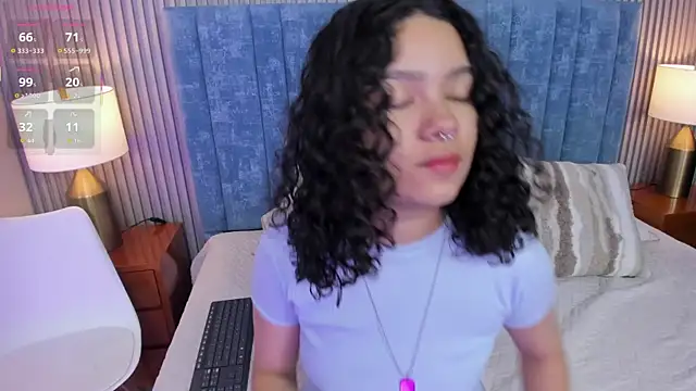 Snapshot of pretty_sunlight_ chatting on December 19, 2025, 1:42 am pretty sunlight online show from December 19, 2025, 1:42 am