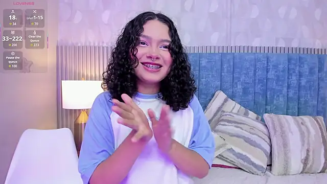 Snapshot of pretty_sunlight_ chatting on December 18, 2025, 2:05 am pretty sunlight online show from December 18, 2025, 2:05 am