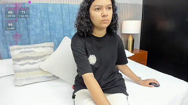 pretty sunlight  online show from November 8, 2025, 1:31 am