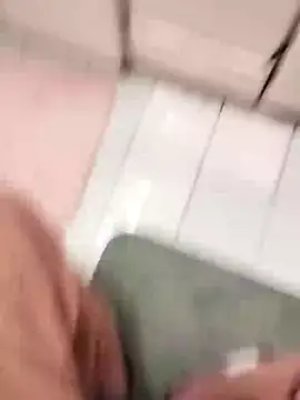 Snapshot of hexsmith96 chatting on December 15, 2024, 11:31 pm hexsmith96 online show from December 15, 2024, 11:31 pm