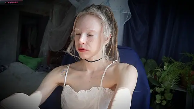  Phantom thread  online show from March 27, 2026, 11:00 am