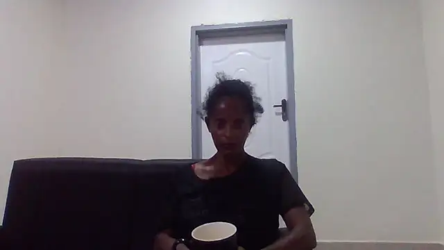 Snapshot of sweets_80 chatting on February 15, 2026, 4:35 am sweets 80 online show from February 15, 2026, 4:35 am