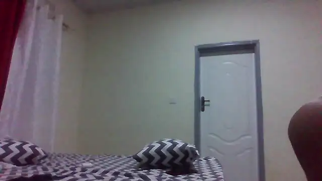 Snapshot of sweets_80 chatting on February 11, 2026, 5:57 pm sweets 80 online show from February 11, 2026, 5:57 pm