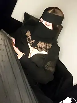 Snapshot of -Arab_milf- chatting on October 12, 2025, 6:20 pm -Arab milf- online show from October 12, 2025, 6:20 pm