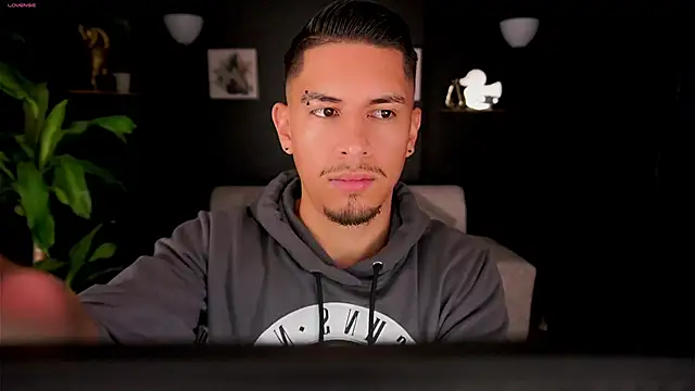 Snapshot of Aaronfox_x chatting on September 19, 2025, 11:58 am Aaronfox x online show from September 19, 2025, 11:58 am