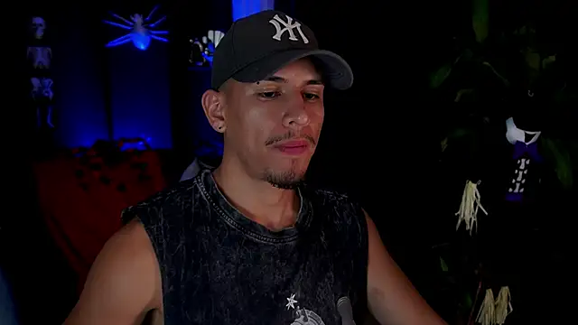 Snapshot of Aaronfox_x chatting on October 17, 2025, 3:43 am Aaronfox x online show from October 17, 2025, 3:43 am