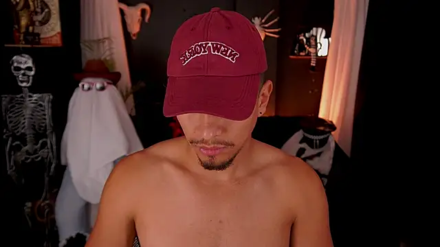 Snapshot of Aaronfox_x chatting on October 19, 2025, 12:41 pm Aaronfox x online show from October 19, 2025, 12:41 pm