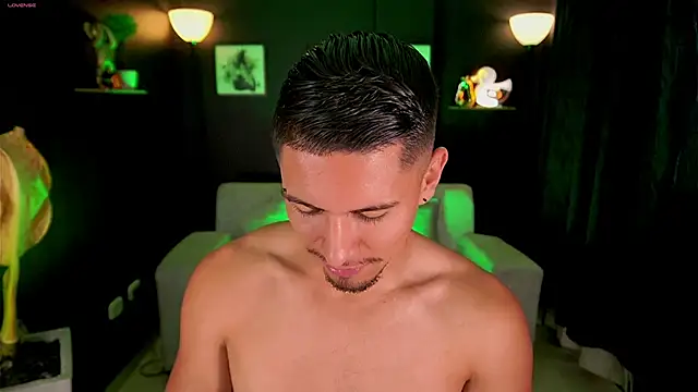 Snapshot of Aaronfox_x chatting on September 16, 2025, 3:24 pm Aaronfox x online show from September 16, 2025, 3:24 pm