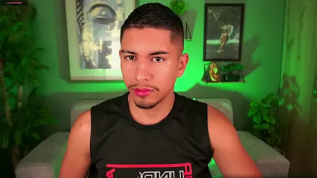 Snapshot of Aaronfox_x chatting on March 17, 2025, 8:18 am Aaronfox x online show from March 17, 2025, 8:18 am