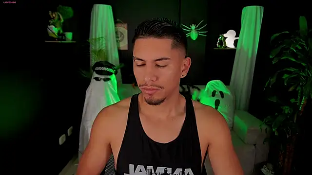 Snapshot of Aaronfox_x chatting on October 10, 2025, 1:34 pm Aaronfox x online show from October 10, 2025, 1:34 pm