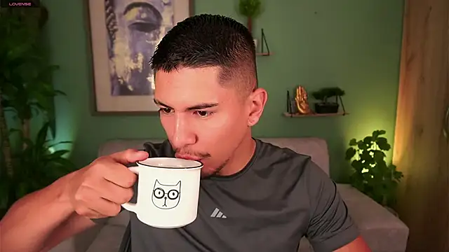 Snapshot of Aaronfox_x chatting on March 18, 2025, 9:34 am Aaronfox x online show from March 18, 2025, 9:34 am