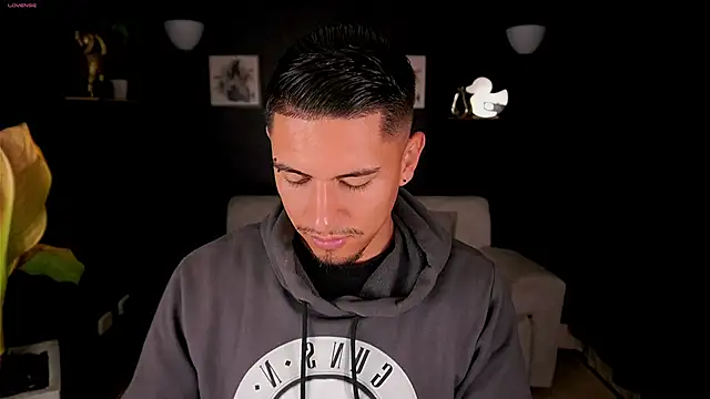 Snapshot of Aaronfox_x chatting on September 15, 2025, 12:05 pm Aaronfox x online show from September 15, 2025, 12:05 pm