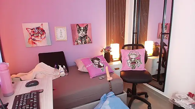 brigiitte rohan online show from November 12, 2025, 8:12 pm