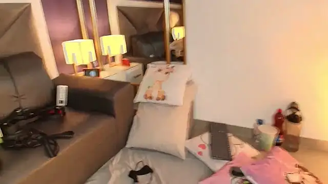 brigiitte rohan online show from September 12, 2025, 1:17 am