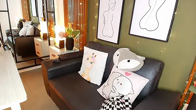 brigiitte rohan online show from September 12, 2025, 11:59 pm