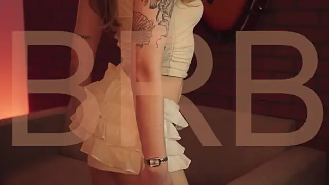 EllieCutes online show from November 9, 2025, 8:29 am