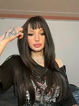 madelinexx online show from April 9, 2026, 11:16 am