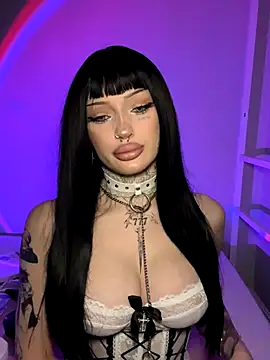 madelinexx online show from November 11, 2025, 2:34 pm