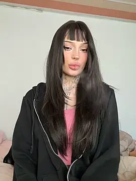 madelinexx online show from May 8, 2026, 7:45 am