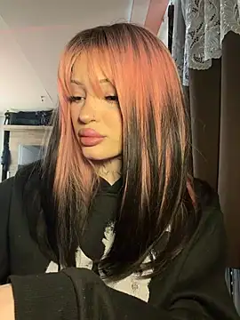 madelinexx online show from March 23, 2026, 8:47 am